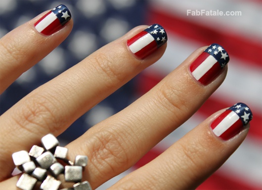 Minimalist Red, White, and Blue Nails - wide 6