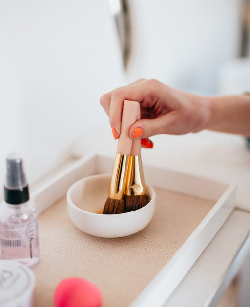 How to Clean Makeup brushes - Politics of Pretty