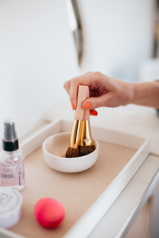 How to Clean Makeup brushes - Politics of Pretty
