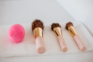 How to Clean Brushes and Sponges - Politics of Pretty