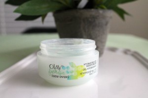 Olay Fresh Effects Dew Over Moisturizer Review - Politics of Pretty