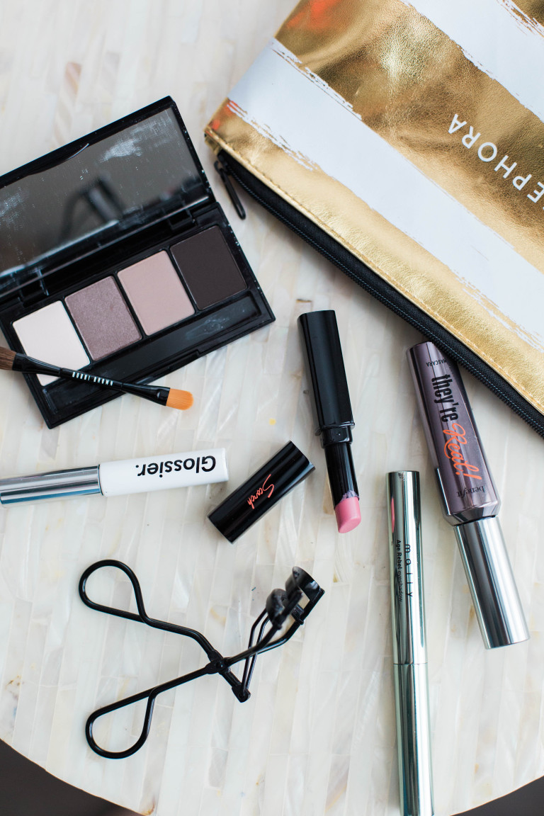 What's in my makeup bag - Politics of Pretty