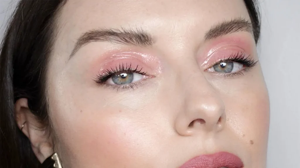 How to do glossy lids