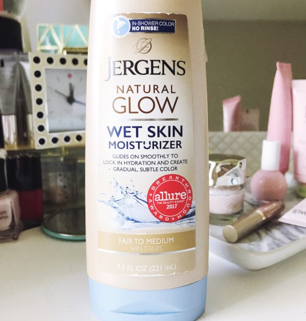 Jergens Wet Skin Moisturizer Reviewed by top MD beauty blogger, The Beauty Minimalist