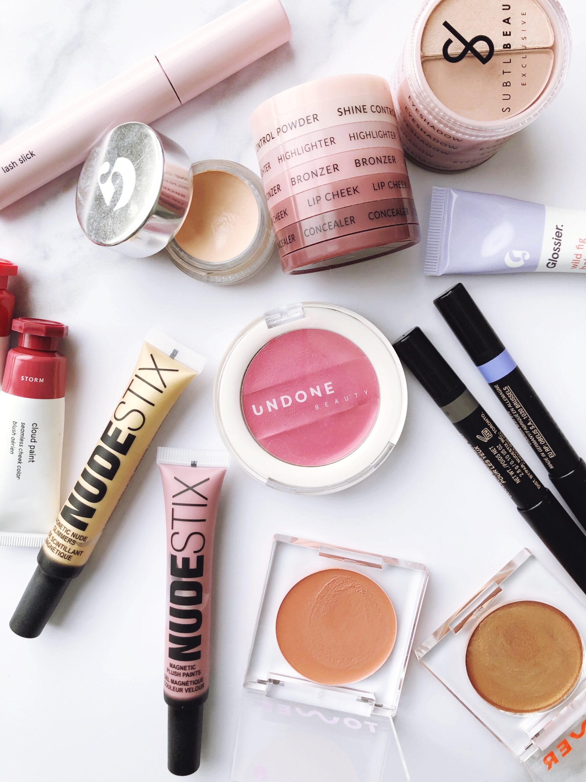 Kontoret Omkostningsprocent i går Top 5 Best Minimalist Makeup Brands to Shop - The Beauty Minimalist